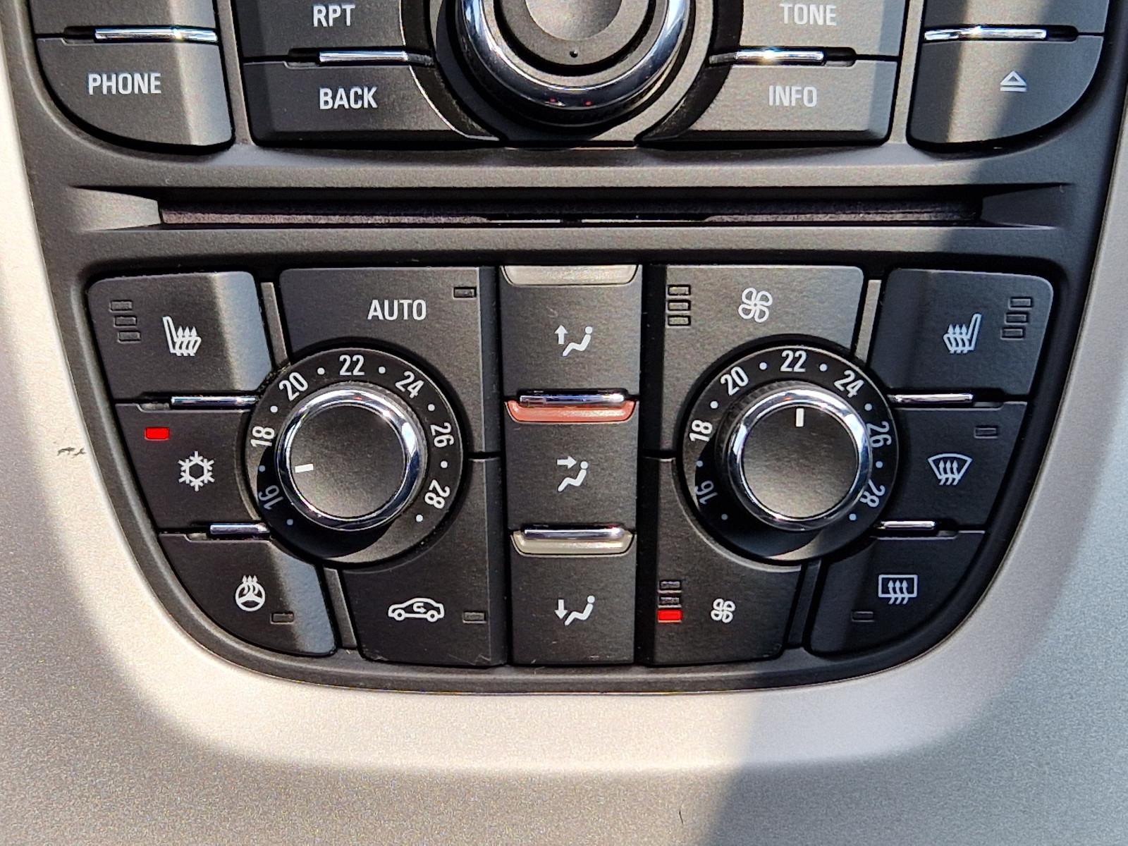 Opel Astra 2013 — фото 26