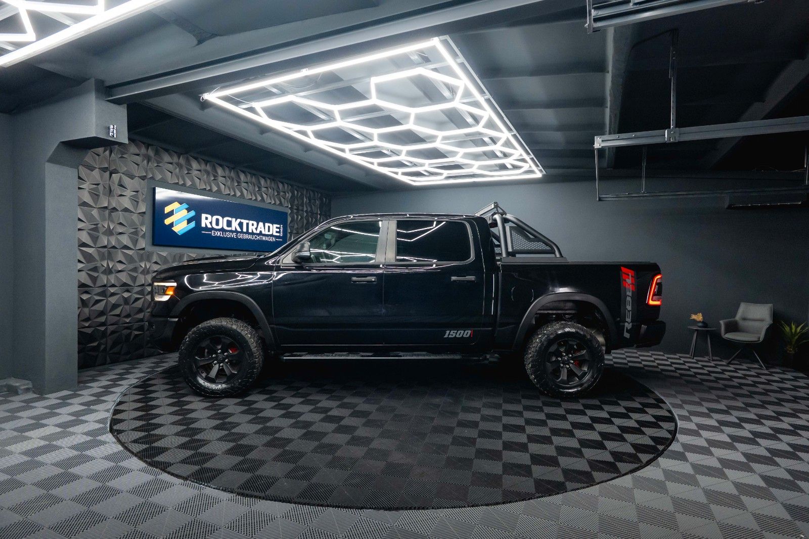 Fahrzeugabbildung Dodge RAM 5.7 V8 HEMI 4x4 REBEL OFFROAD Night AxleLock