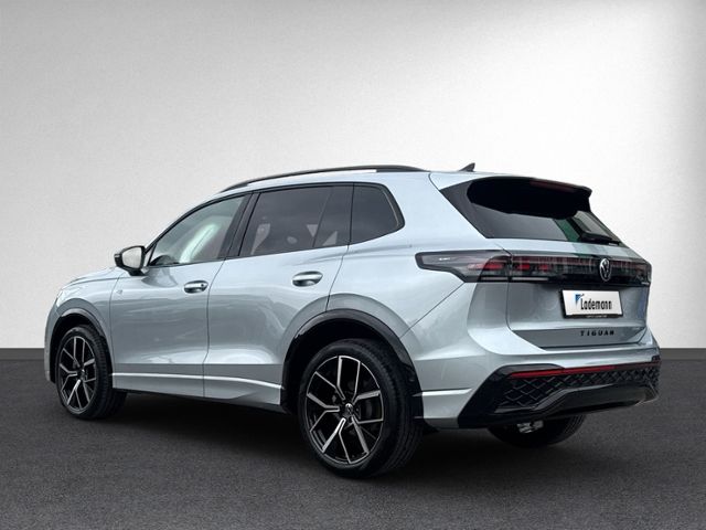 Tiguan 2.0 TDI DSG R-LINE AHK+NAVI.+ACC+HEAD-UP+