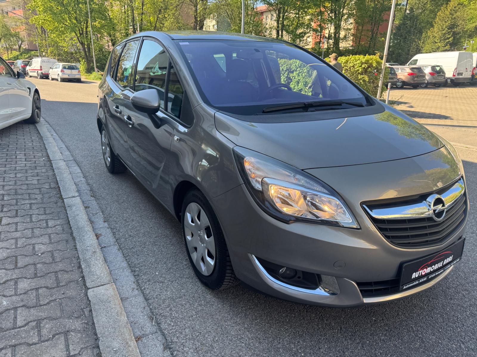 Opel Meriva 2015 — interior