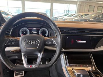 Audi Q7 - 7
