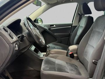 Volkswagen Tiguan - 10