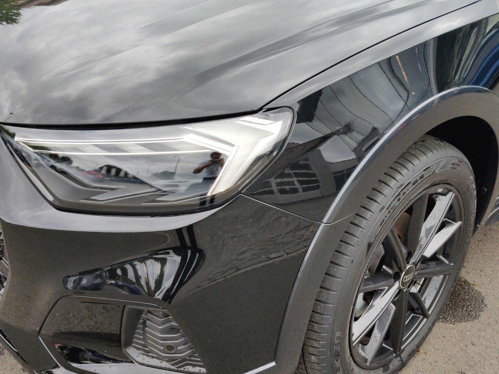 Fahrzeugabbildung Audi A1 allstreet 35 TFSI Kamera,LED,Navi,PDC,SHZ,LM
