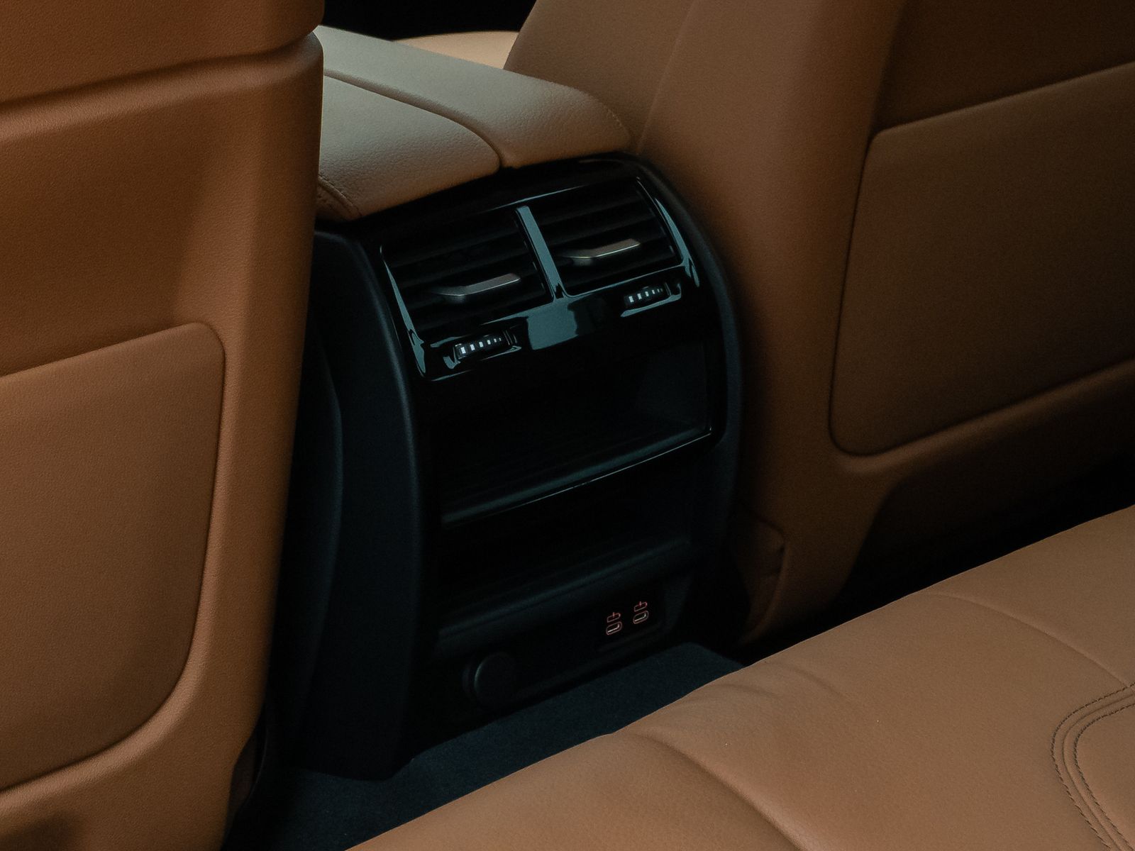 Fahrzeugabbildung BMW 530d xD Luxury Line Laser HUD DAB H/K AHK 19Zoll