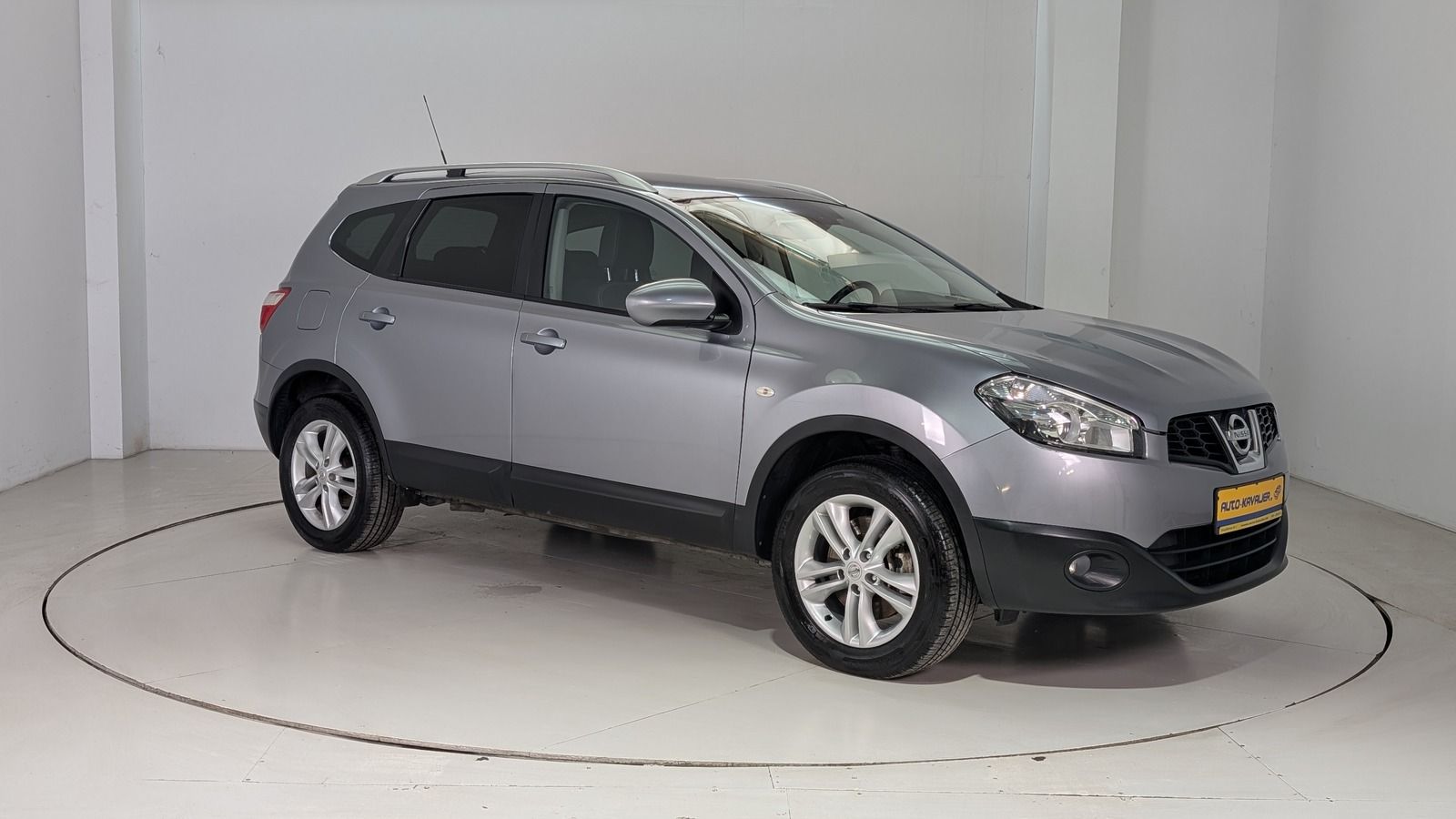 Fahrzeugabbildung Nissan Qashqai+2 2.0i 4x4 * AHK * Navi * Pano Acenta 7-