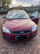 Ford Focus 1.6 Automatik,  sehr gepflegt b... - Ford Focus aus 2005: Kombi