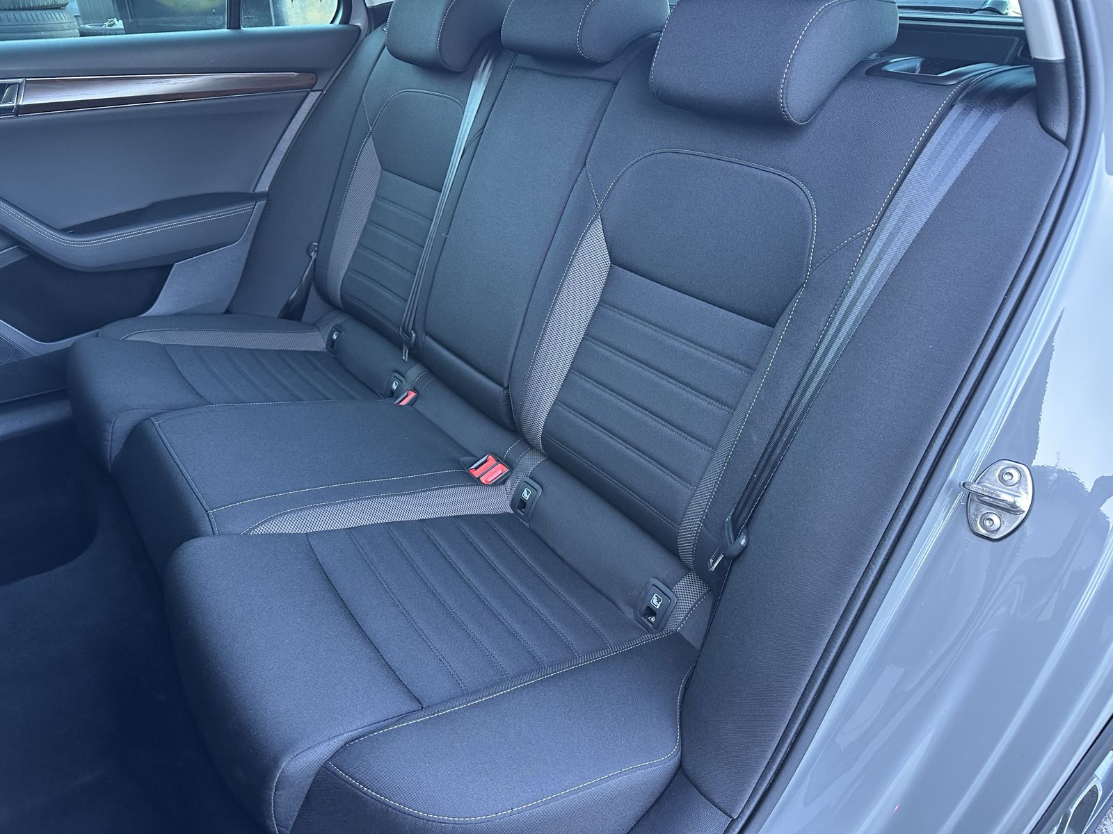 Fahrzeugabbildung SKODA Superb Combi 2.0 TDI 4x4 DSG Scout NAV+LED+AHK