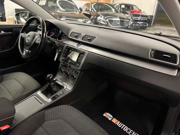 MYAUTOCENTER – Gebraucht- und Jahreswagen mit Werkstattservice in Pfaffenhofen Volkswagen Passat Variant Comfortline BlueMotion *AHK*Klima