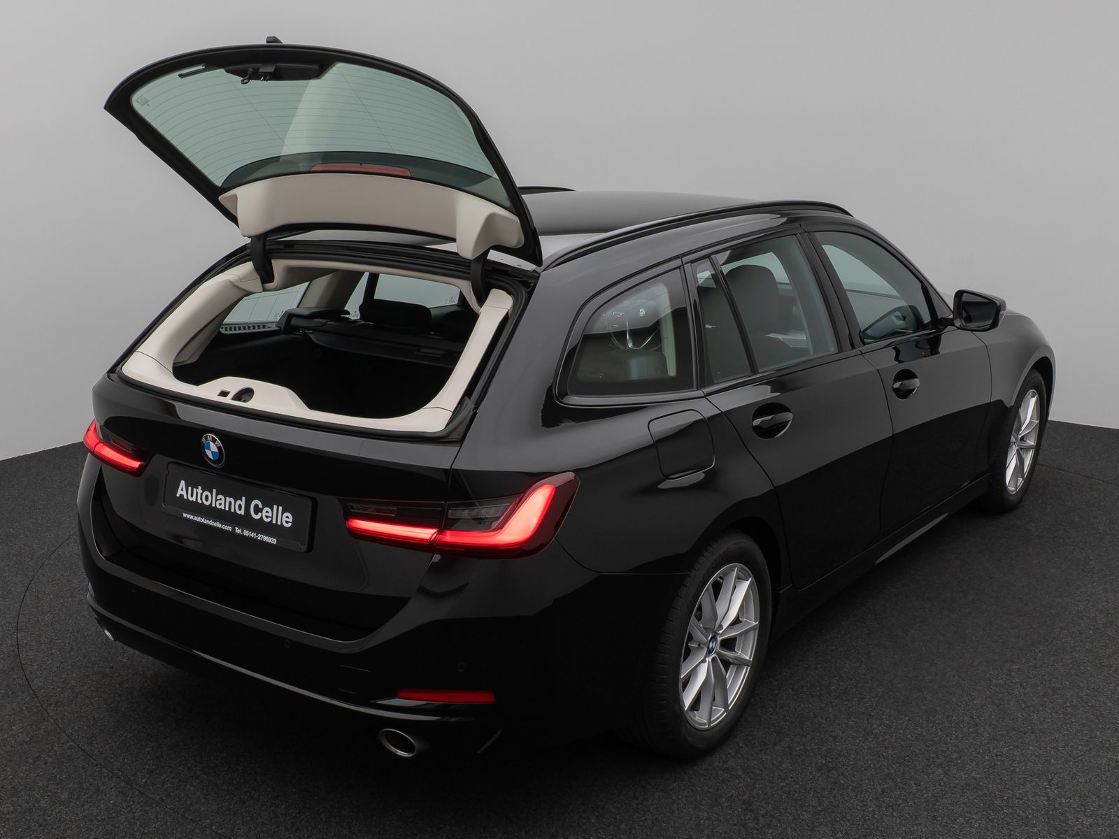 Fahrzeugabbildung BMW 318i DAB CockPit+ PDC Geschwindigkeitsreg LED