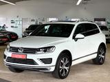 Volkswagen Touareg V6 TDI R-Line 4M AHK*PAN*SHZ*NAV*TEM*19% - VW Touareg mit Schiebedach