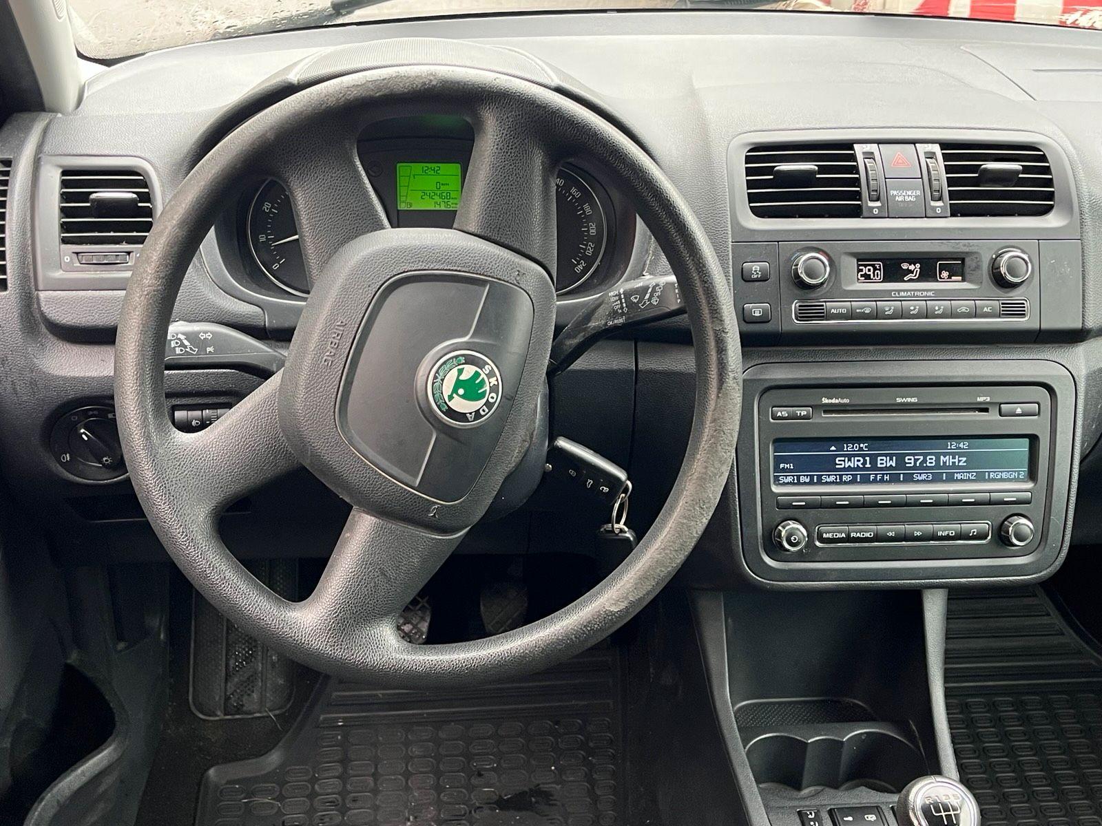 Skoda Fabia 2012 — photo 9