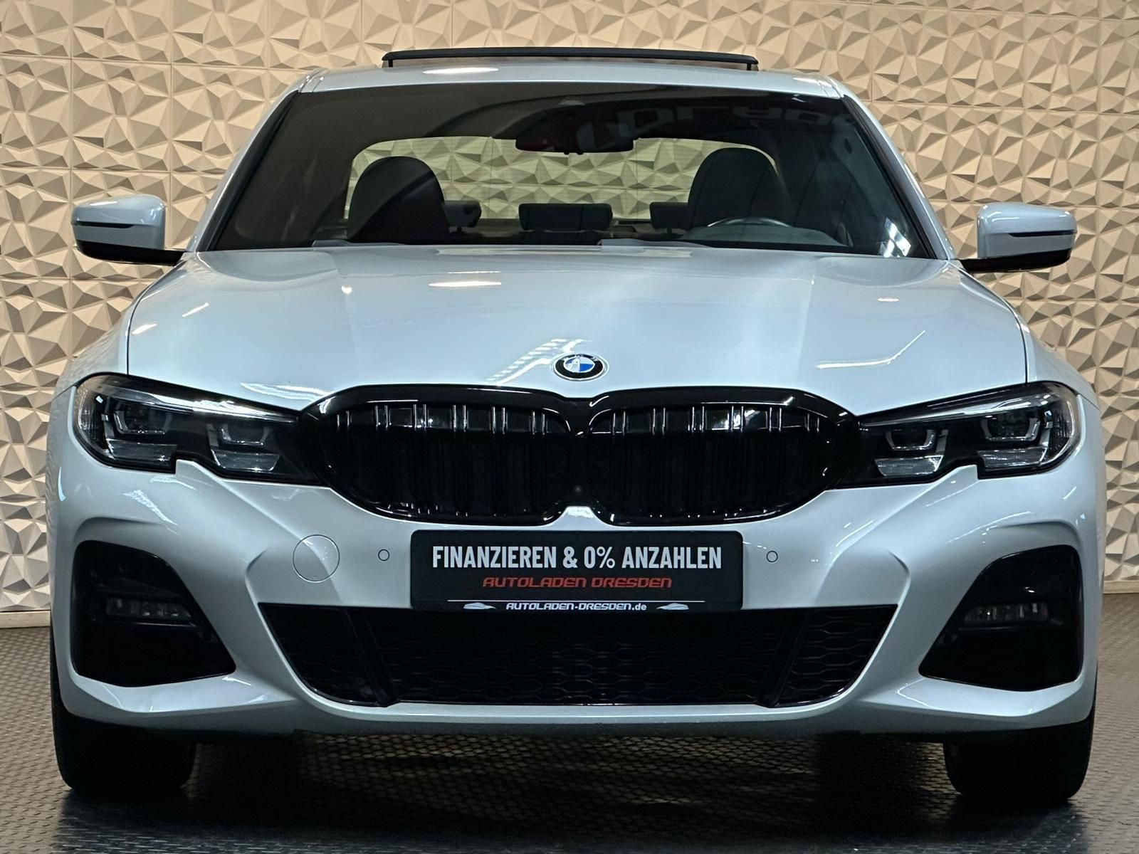 BMW 330 e M SPORT SHADOW* LED#SHZ#NAVI#TEMPO#360CAM - Image 3