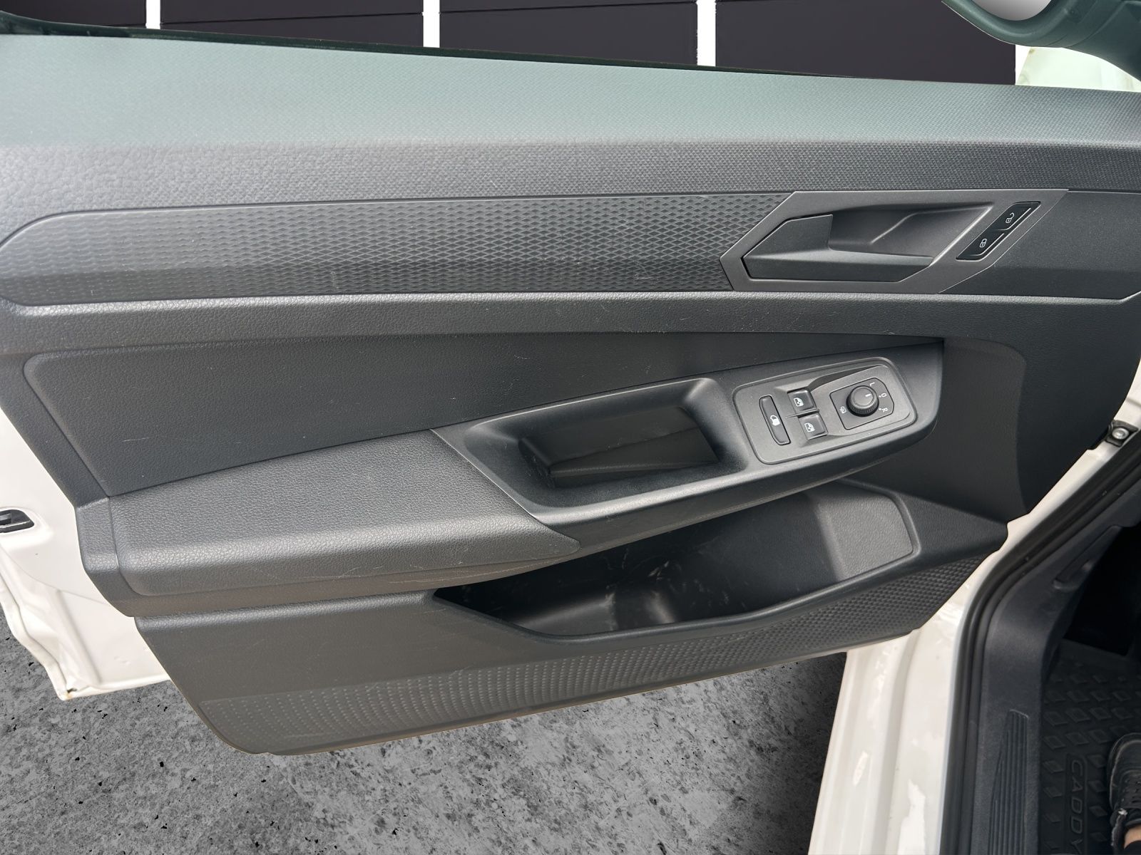 Fahrzeugabbildung Volkswagen Caddy TDI Kasten AHZV PDC KLIMA SITZH. WINTERP.