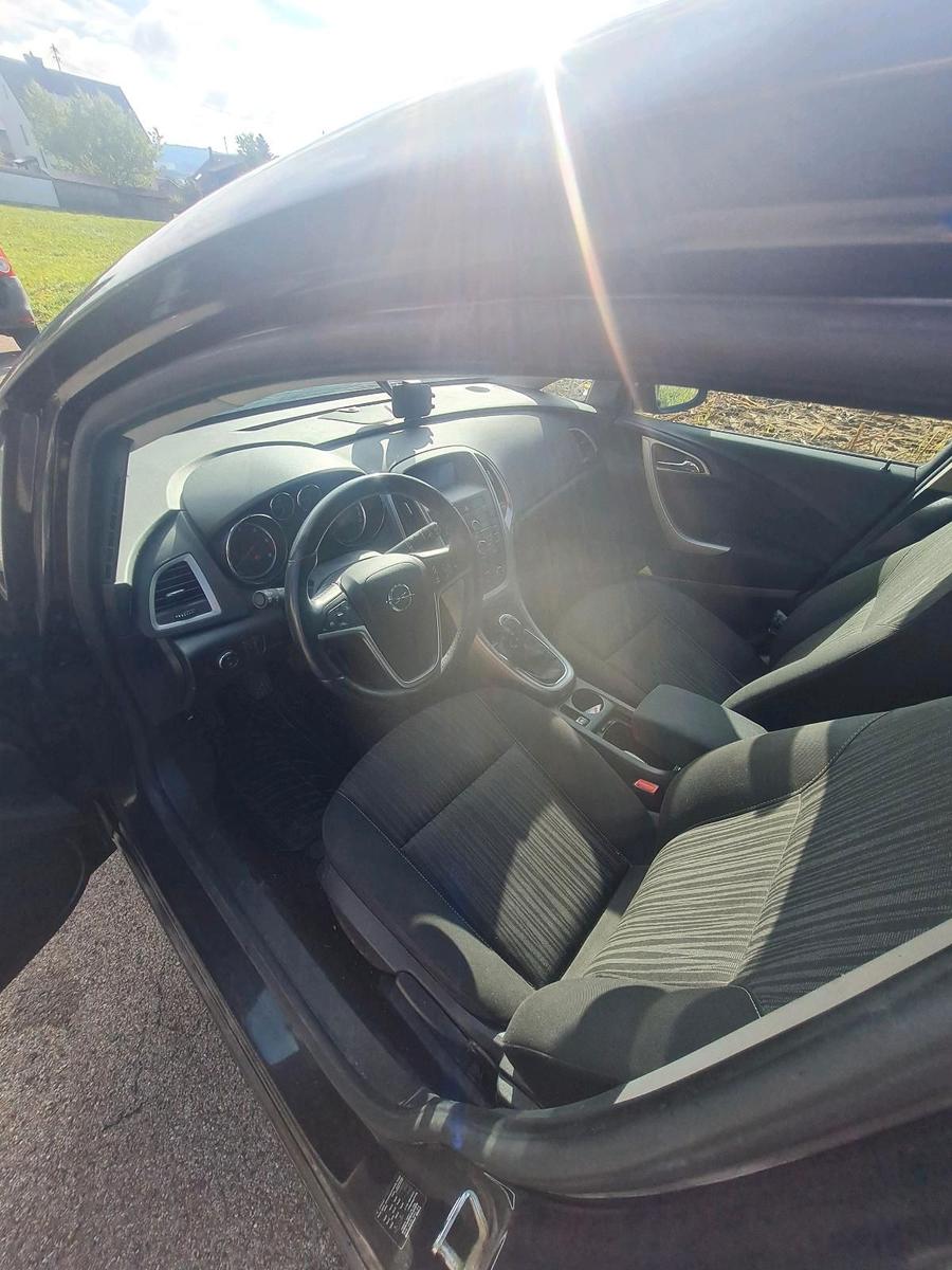 Ford Focus 2011 — photo 8