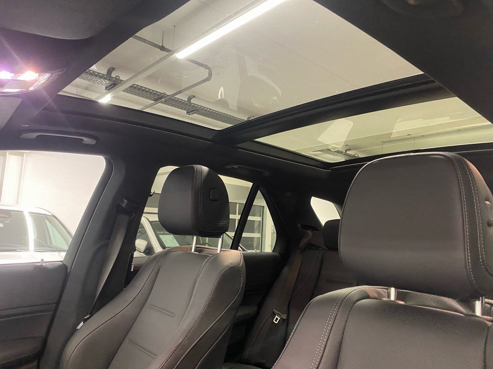 Fahrzeugabbildung Mercedes-Benz GLE 300 d 4M AMG*AHK*Airmatic*Distro*Pano*Burme*