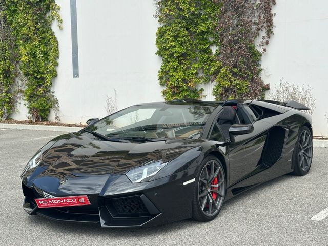 LAMBORGHINI Aventador