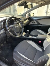 Toyota Avensis - 8