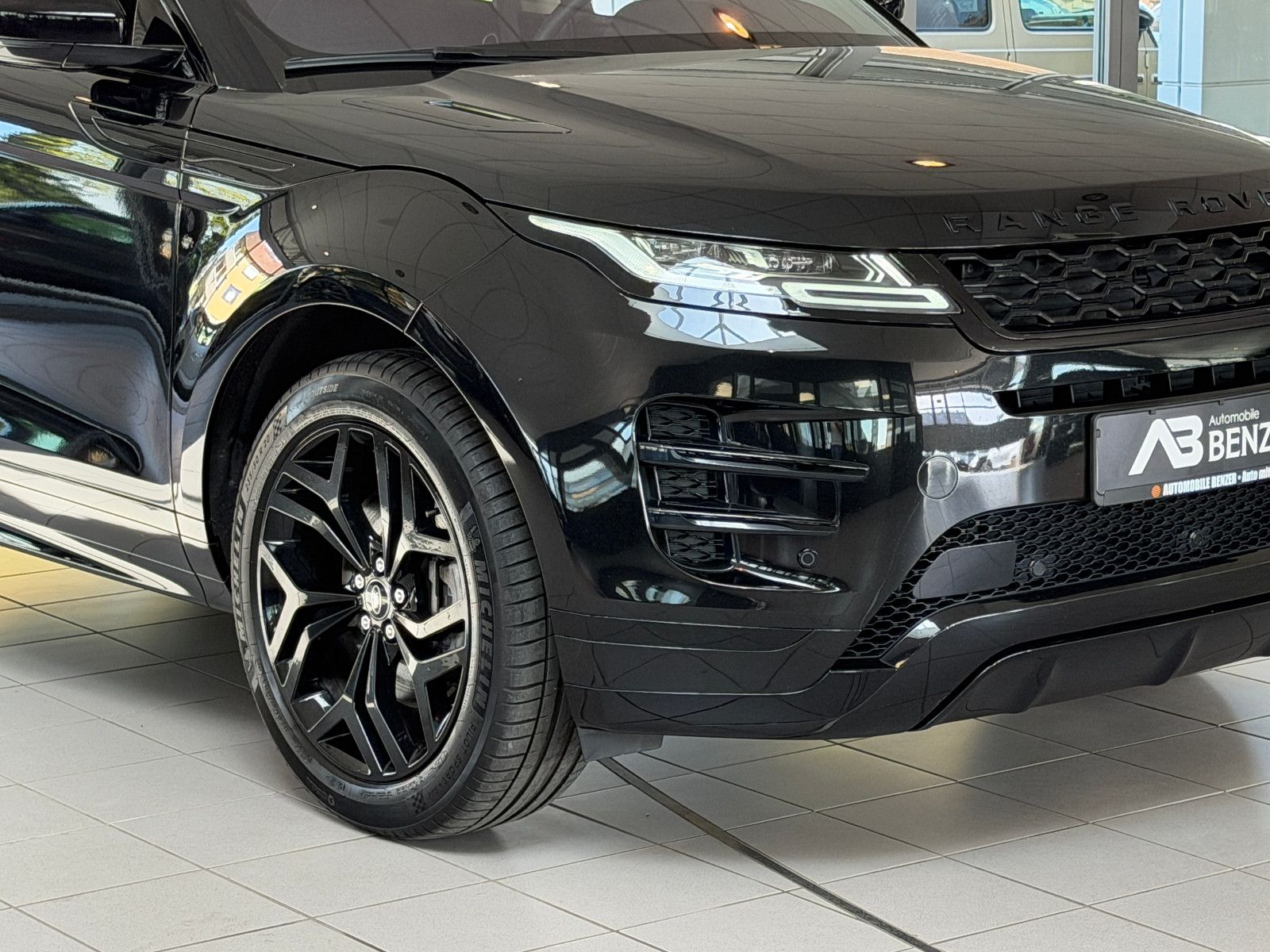 Fahrzeugabbildung Land Rover Evoque R-Dynamic SE/PANORAMA/MERIDIAN/KAMERA