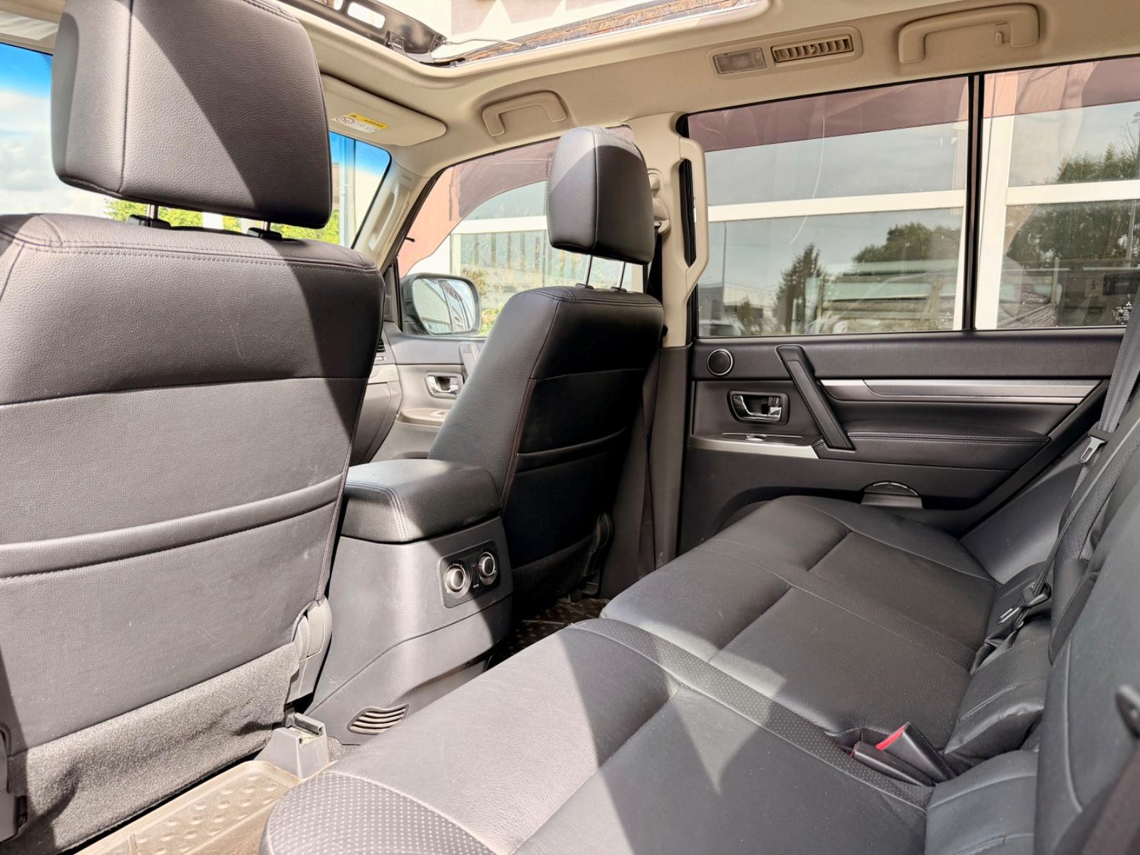 MITSUBISHI PAJERO 3.2 DI-D 200ch 4X4 - 7 PLACES - CUIR - GPS - SIÈGES CHAUFFANTS - TOIT OUVRANT