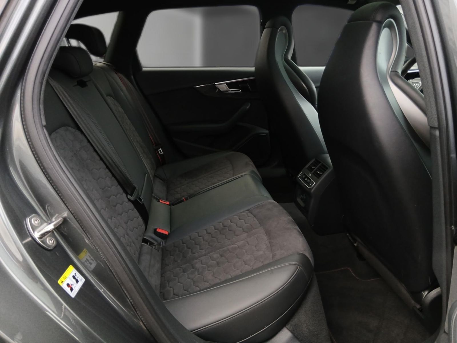 Audi RS4 - Bild 12