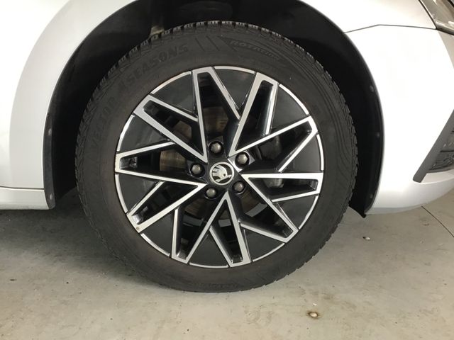 Fahrzeugabbildung Skoda Octavia Clever Combi 1.5 TSI DSG/Navi/RFK/ACC