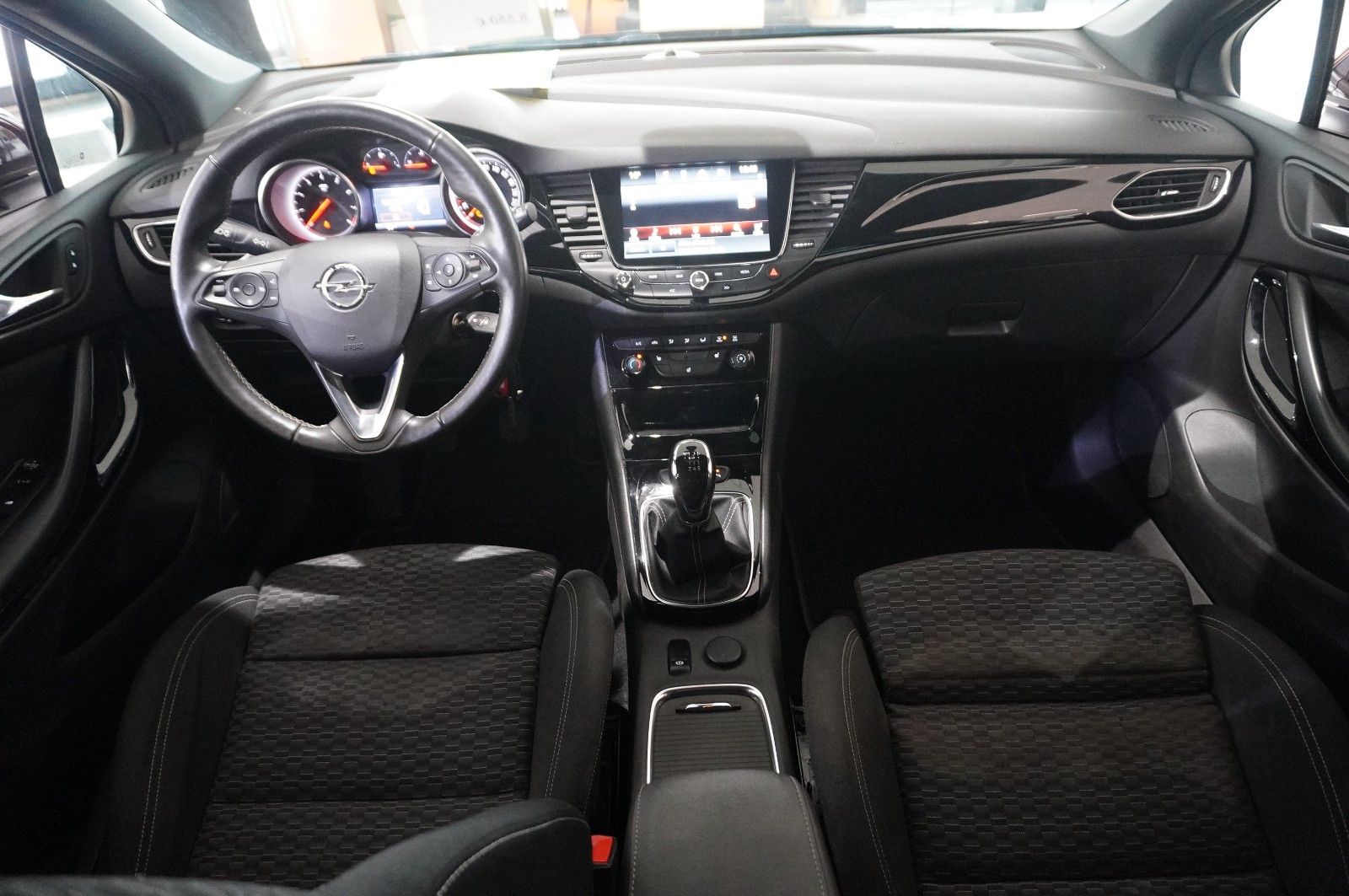 Fahrzeugabbildung Opel Astra K ST 1.4T DYNAMIC NAVI/LED/KAMERA/SPORT/SH