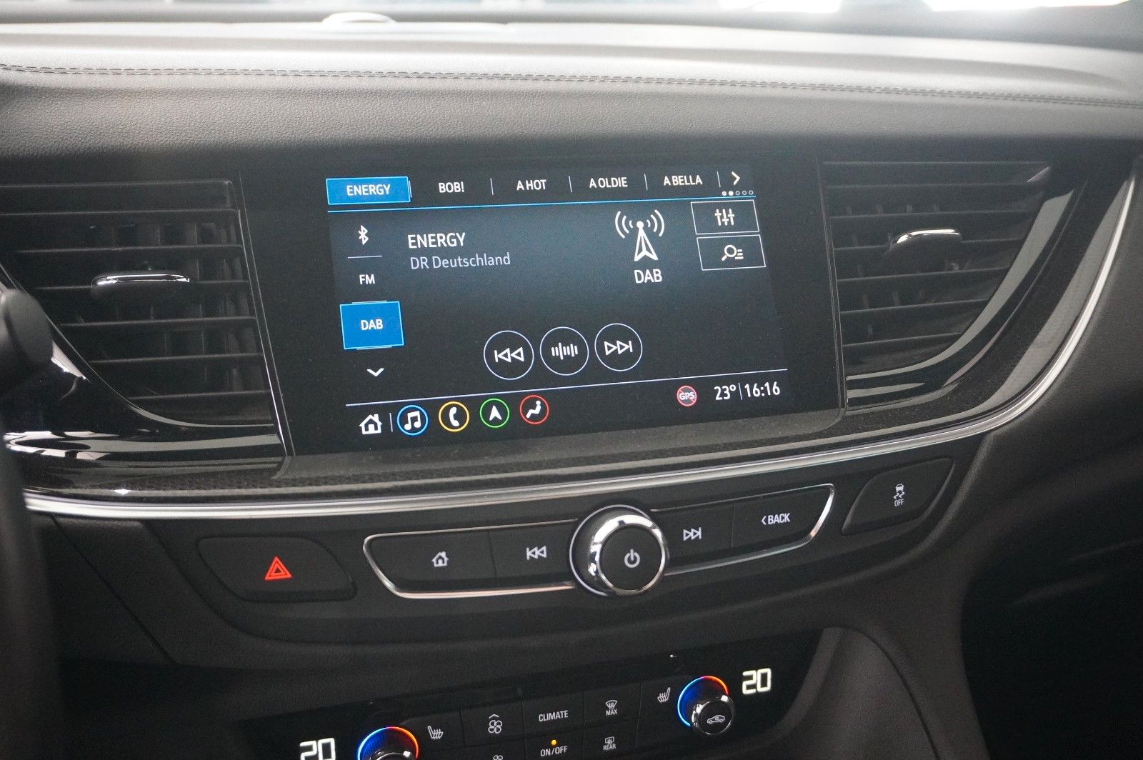 Fahrzeugabbildung Opel Insignia B ST 1.5D ELEGANCE NAVI/LED/KAMERA/DAB+