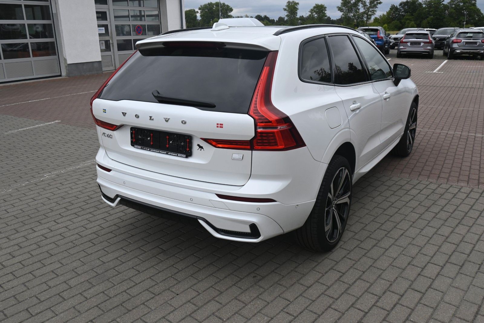 Fahrzeugabbildung Volvo XC60 T8 PHEV Ultimate Dark*LUFT*360°*ACC*AHK*