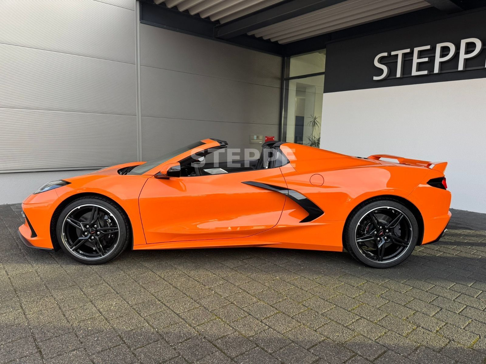Corvette C8 Stingray Convertible 3LT EU-Modell Frontlift