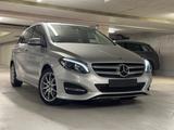 Mercedes-Benz B 220d 4Matic*LED*Kamera*Stdhzg*Distronic - Mercedes-Benz B 220 aus 2017