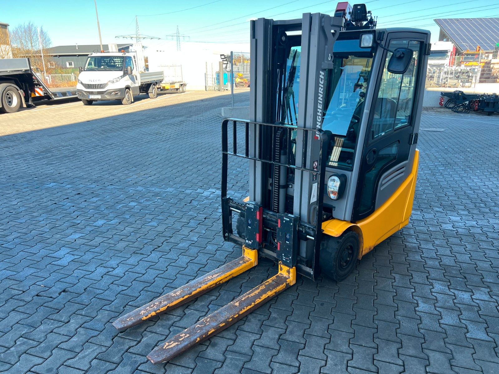 Fahrzeugabbildung Jungheinrich EFG 215 / Triplex: 4.25m! / SS / nur 995h! Waage