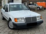 Mercedes-Benz 190 E 2.0 Lim. Automatik Oldtimer - Mercedes-Benz 190 Gebrauchtwagen in Mannheim