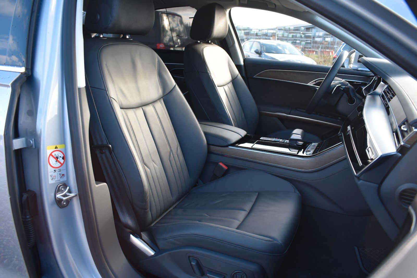 Fahrzeugabbildung Audi A8 55 TFSI quattro Matrix Softc. Standh.1.Hand