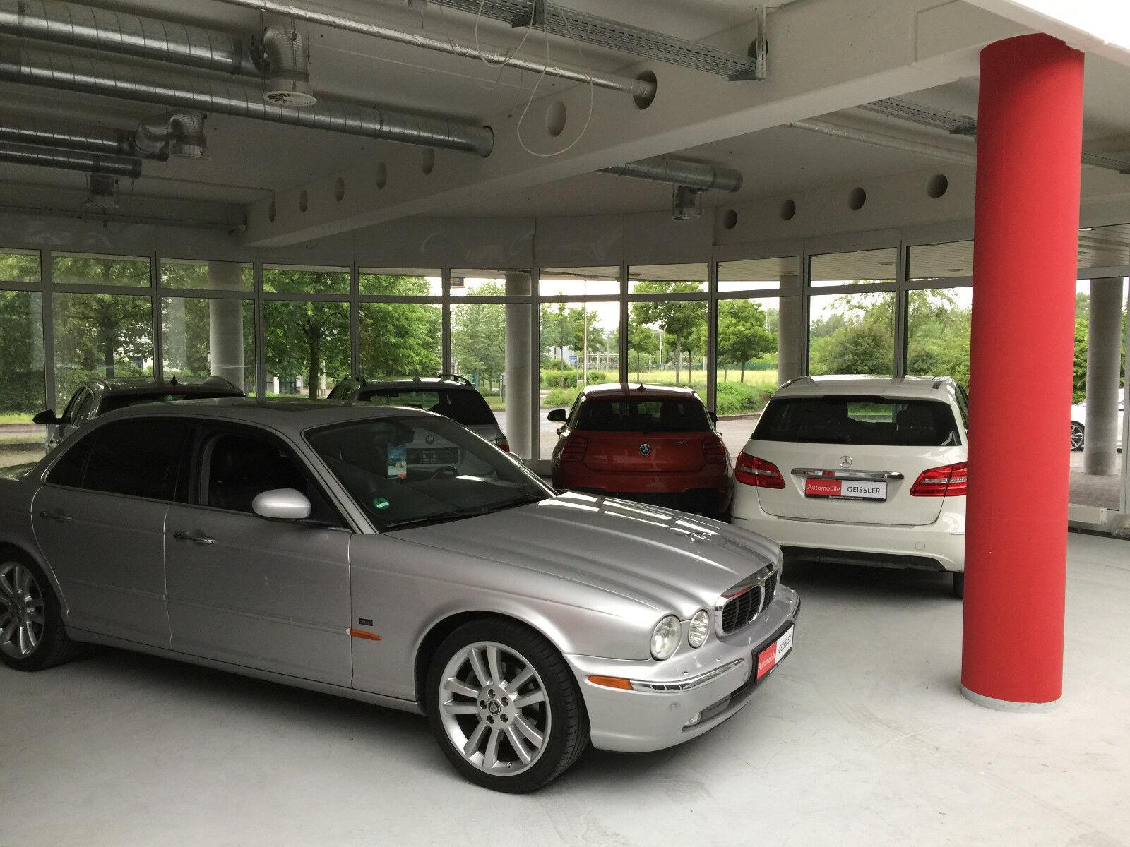 showroom-image-top