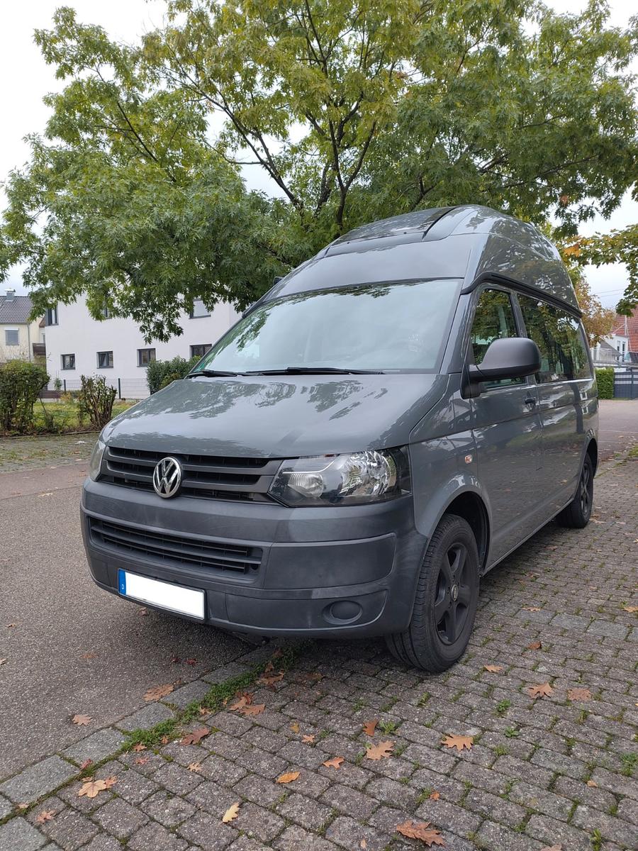 Volkswagen T5 Transporter mit Poliroof-Dach