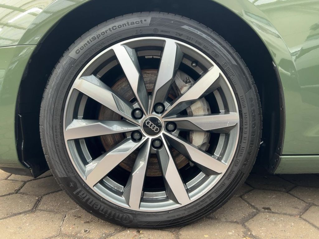 AUDI A4 2024