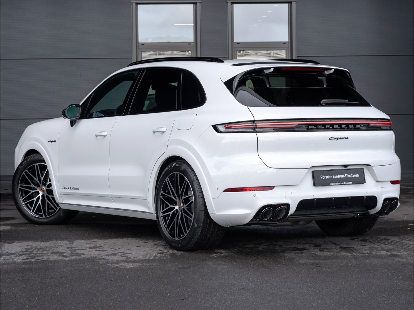 Porsche Cayenne E-Hybrid Black Edition Sportaga. AHK HUD imagem 3