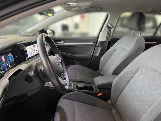 Fahrzeugabbildung Volkswagen Golf Variant 2.0 TDI DSG LIFE GJR ACC NAVI AHK