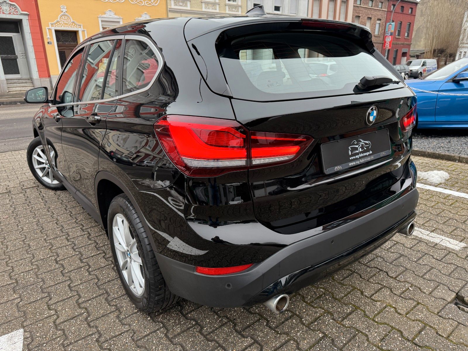 Fahrzeugabbildung BMW X1 Baureihe X1 xDrive 18 d NAVI PROF LED AHK DAB