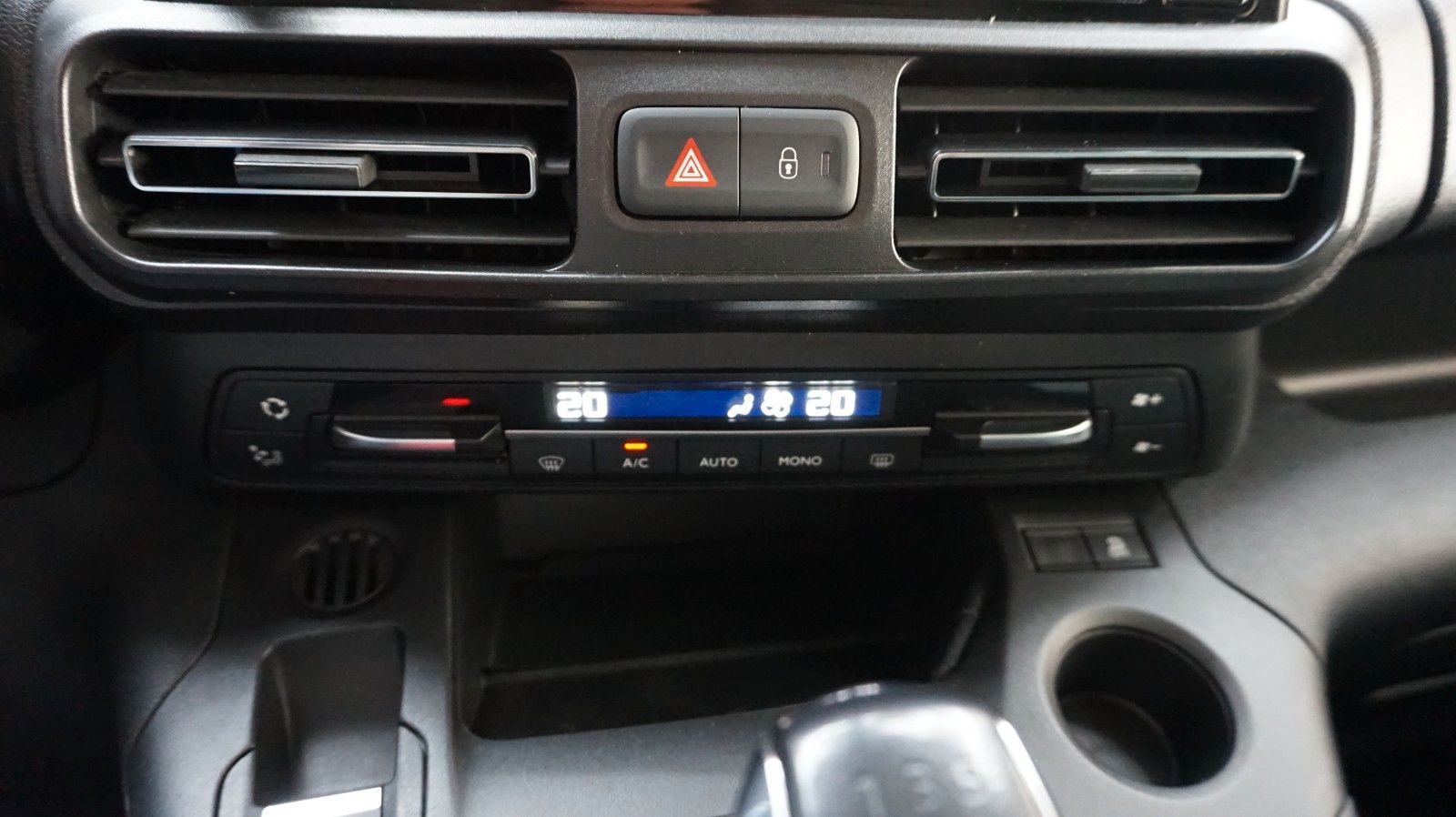 Fahrzeugabbildung Citroën Berlingo Feel M *1.Hand*Carplay*Navi*Kamera*