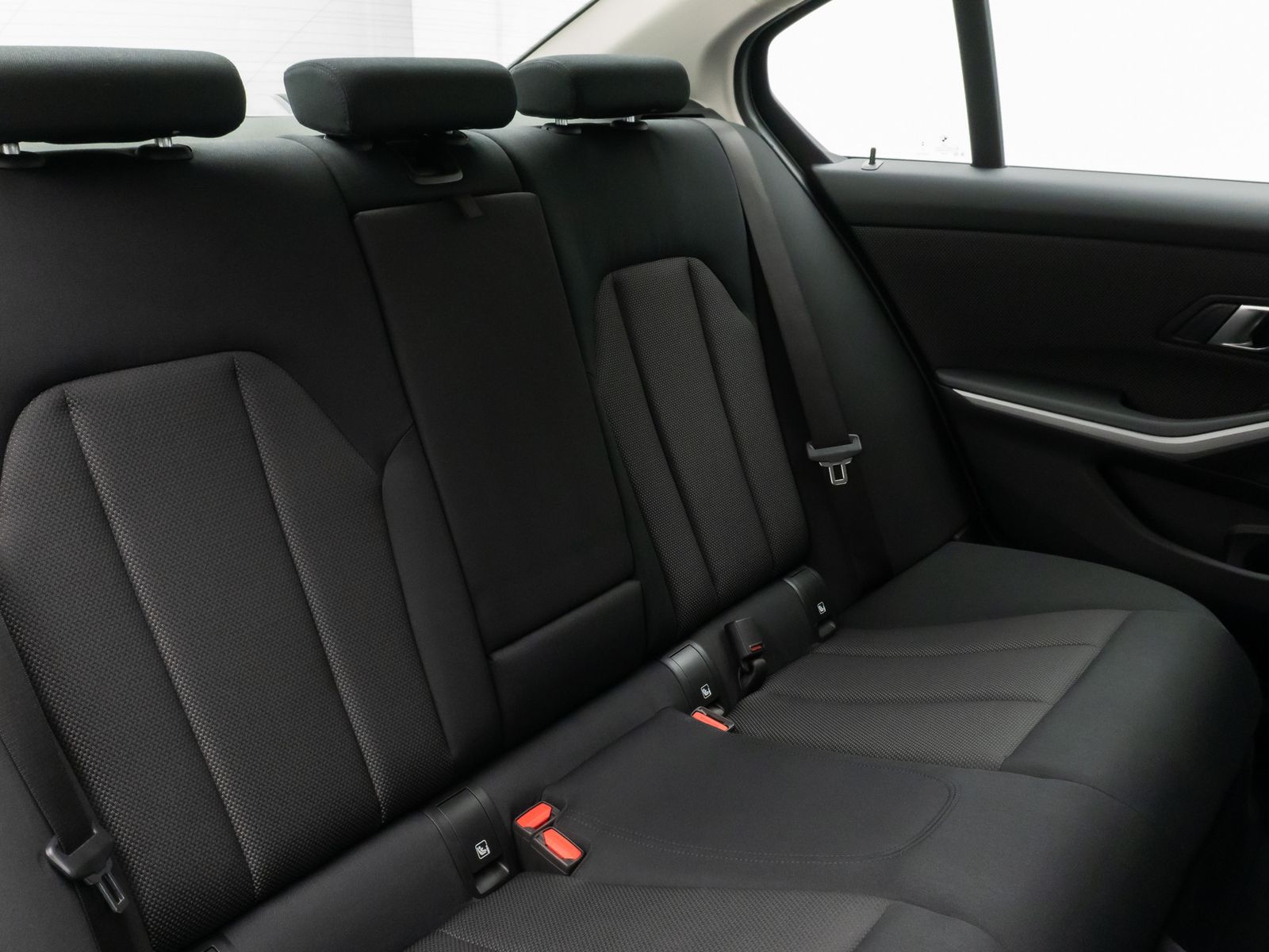 Fahrzeugabbildung BMW 320e DAB HUD Komfort LED Sport Stop&Go 17Zoll