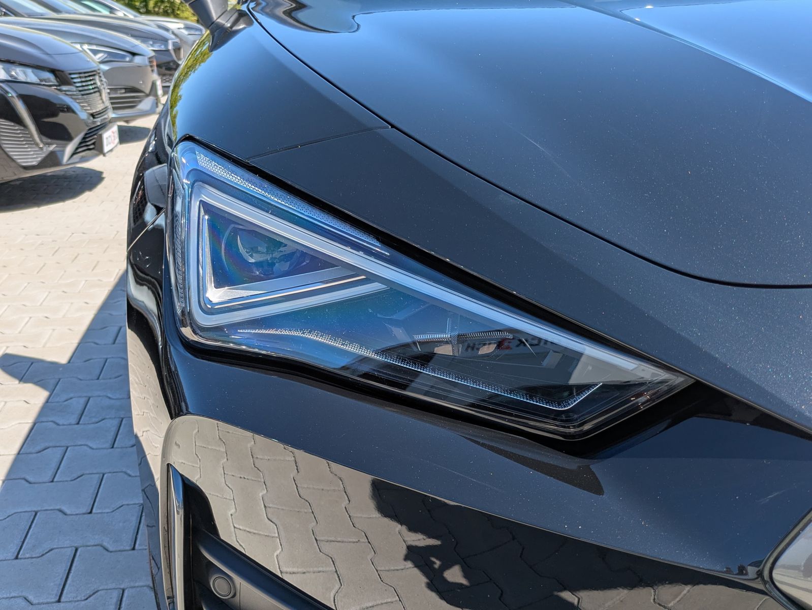 Fahrzeugabbildung CUPRA Leon 1.5 eTSI DSG MATRIX-LED*ACC*APP*KAMERA*18"