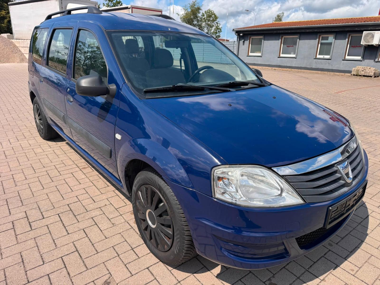 Dacia Logan 2009 — rear view