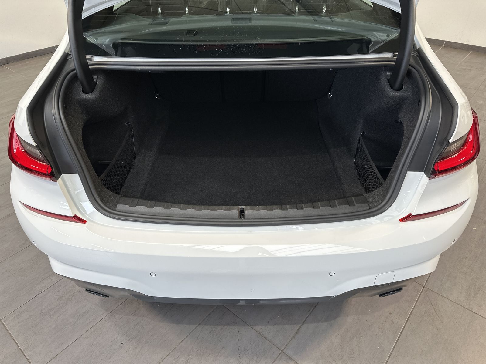 Fahrzeugabbildung BMW 330i Limousine M-Sport NAV+LED+PANO+LIVE-COCKPIT