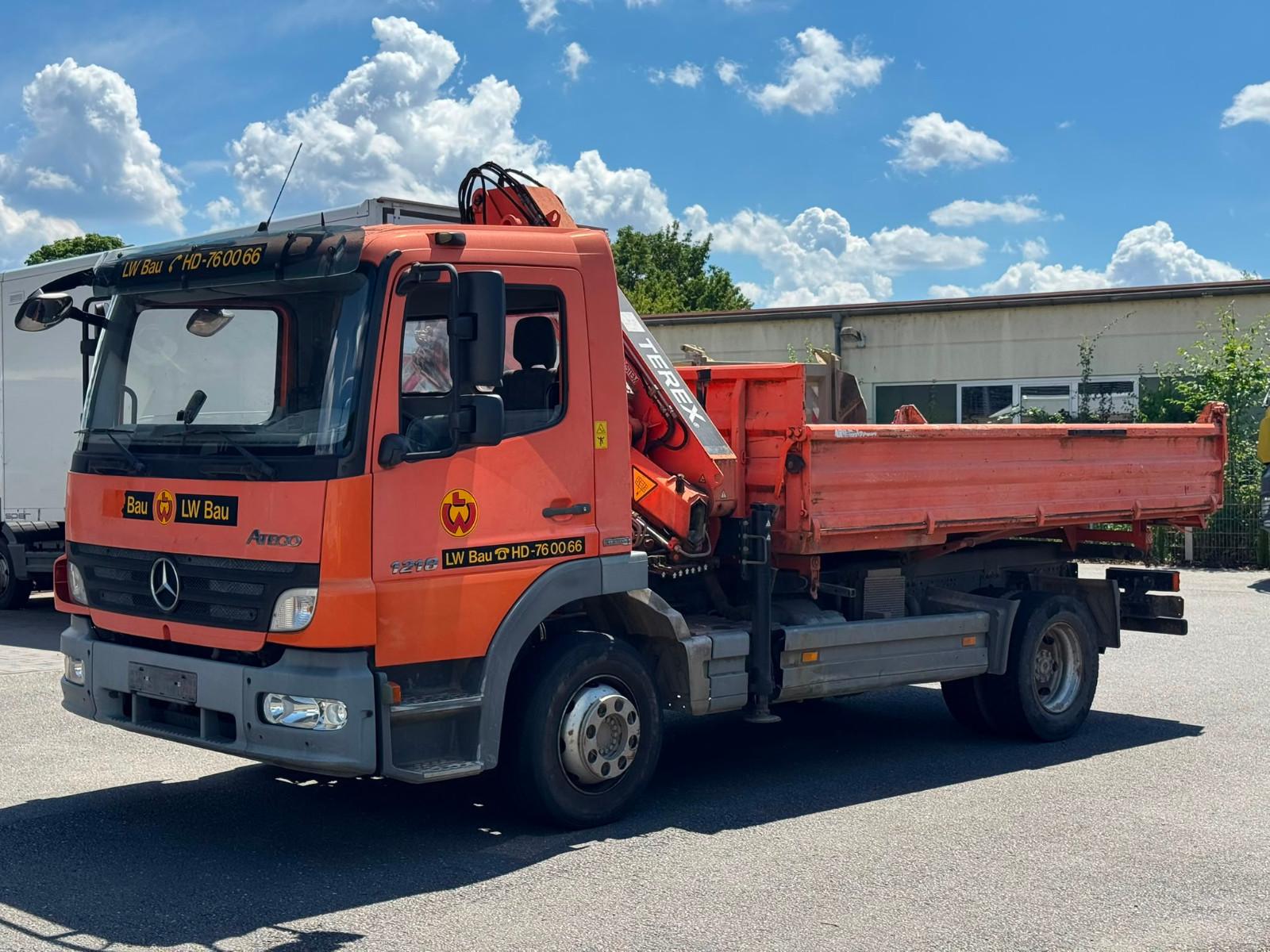 Mercedes-Benz Atego 4x2 1218 mit Kran und TÜV