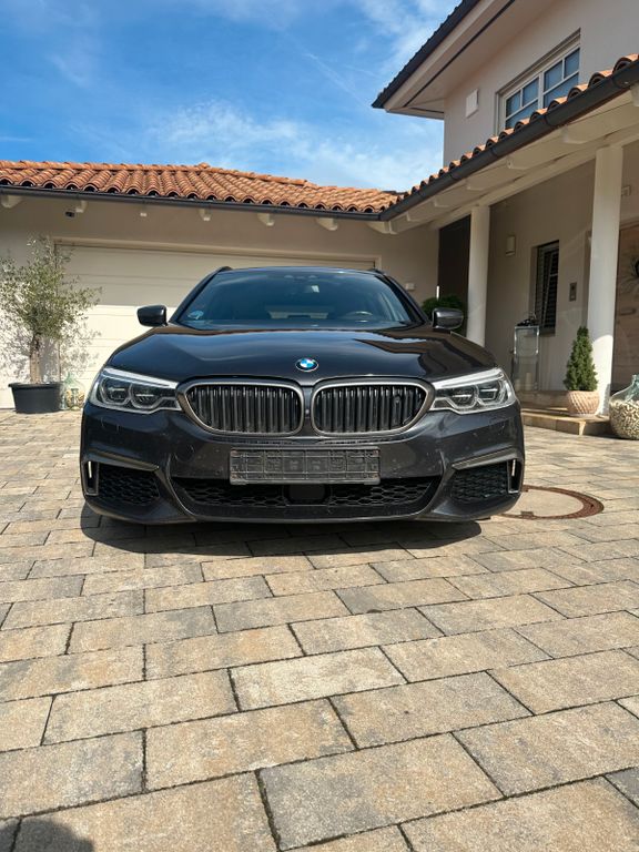 BMW M550