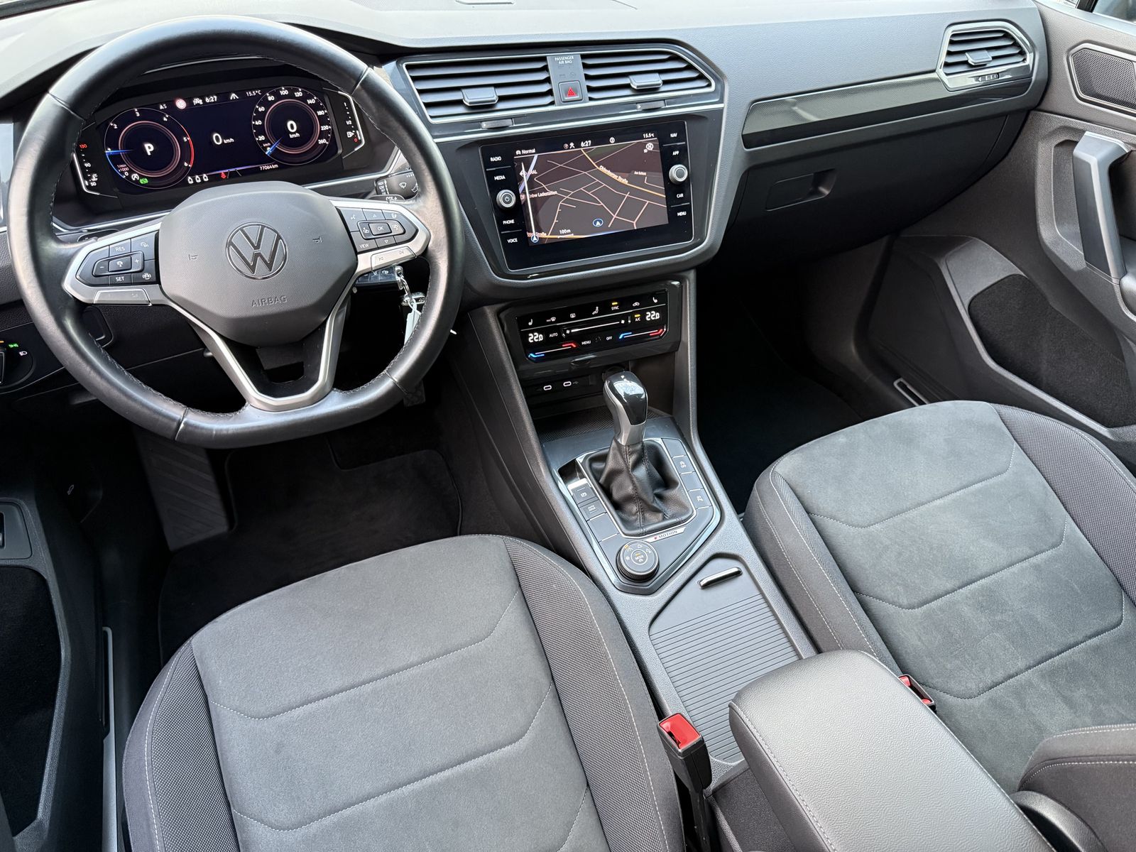 Fahrzeugabbildung Volkswagen Tiguan 4M DSG Elegance NAV+LED+AHK+VCOCK+360°+PP