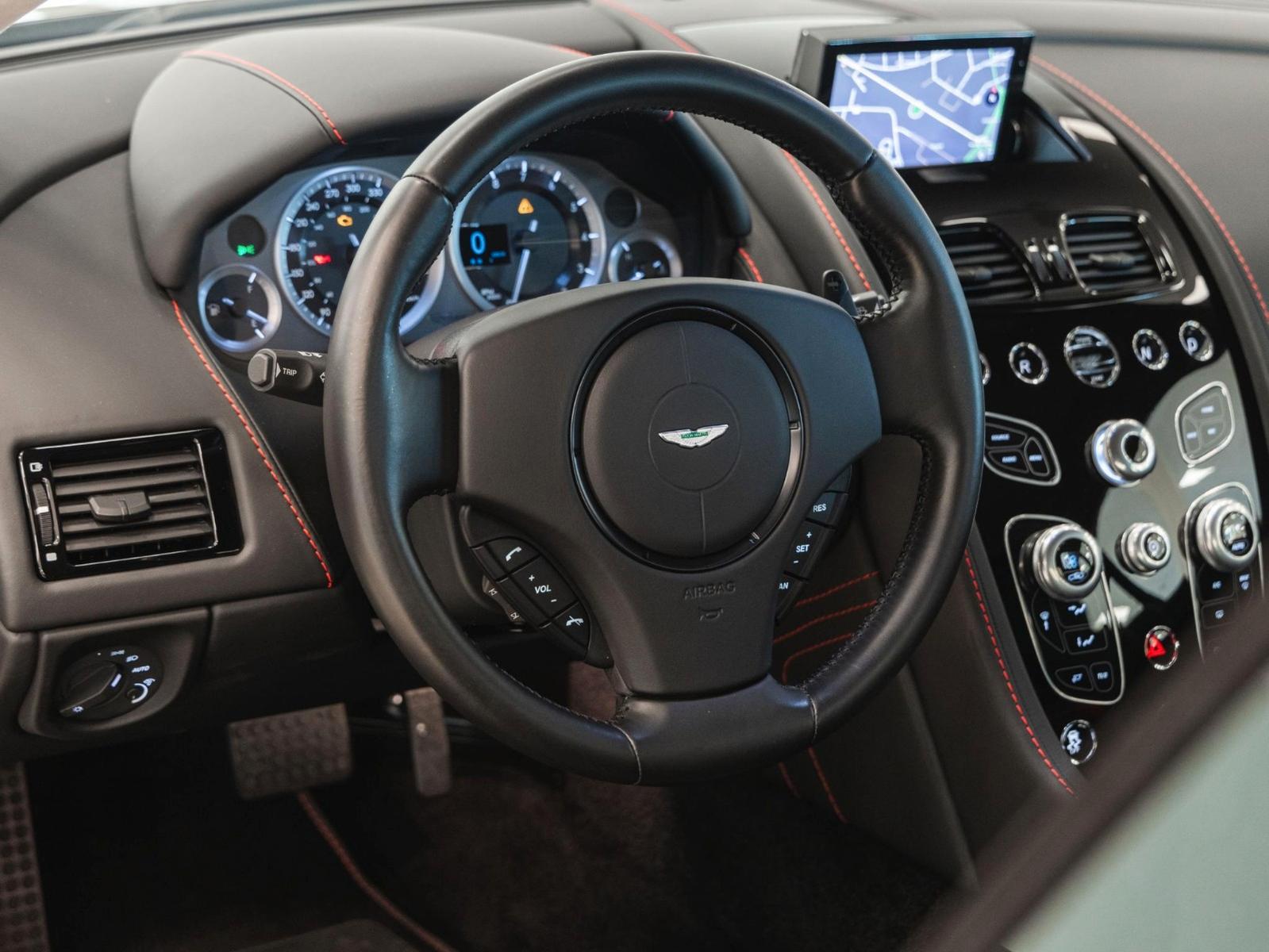 ASTON MARTIN V8 VANTAGE S COUPE