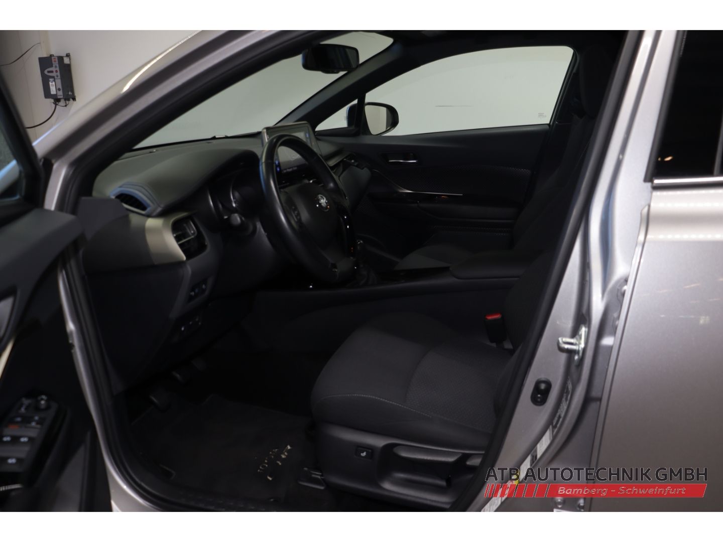 Fahrzeugabbildung Toyota C-HR Team D 1.2l Turbo Navi ACC DAB SHZ LenkradH