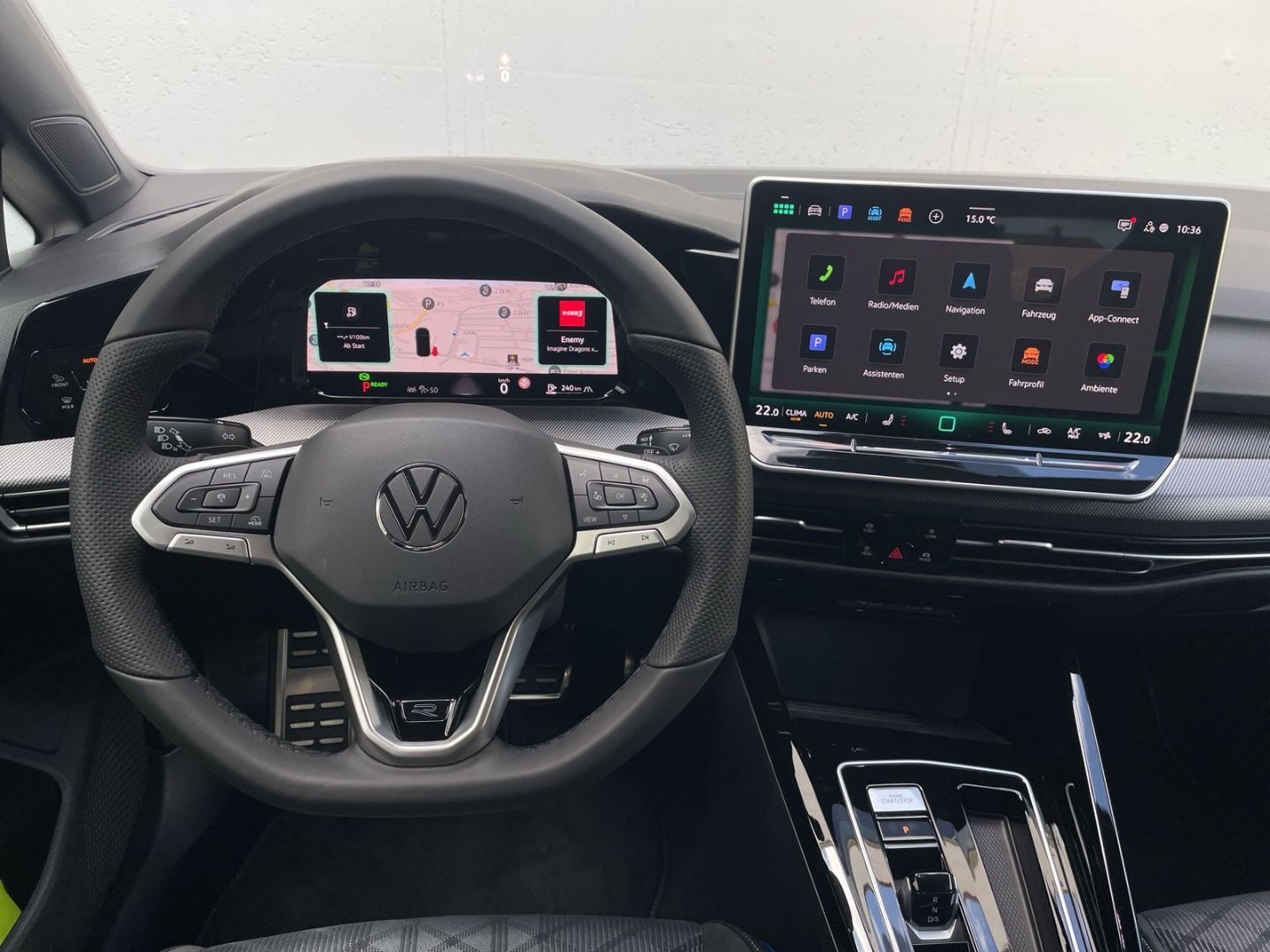 Golf VIII 1.5 eTSI DSG R-Line AHK/360°Kamera/HUD